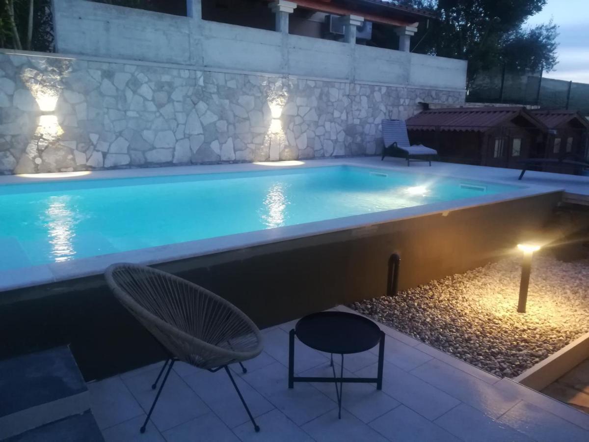 Kamenjak Volme, Cousy House With Pool Banjole Exteriör bild