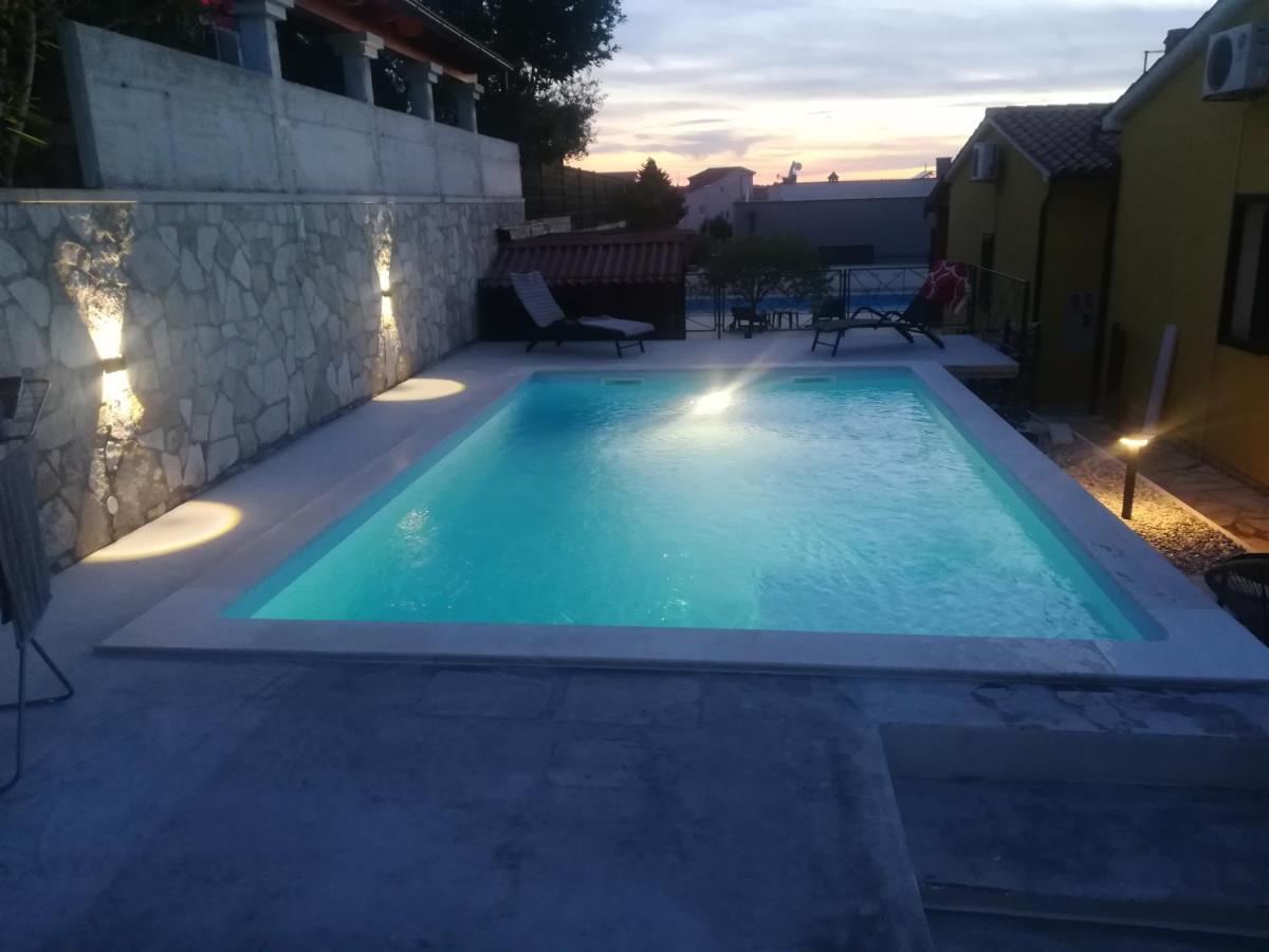 Kamenjak Volme, Cousy House With Pool Banjole Exteriör bild