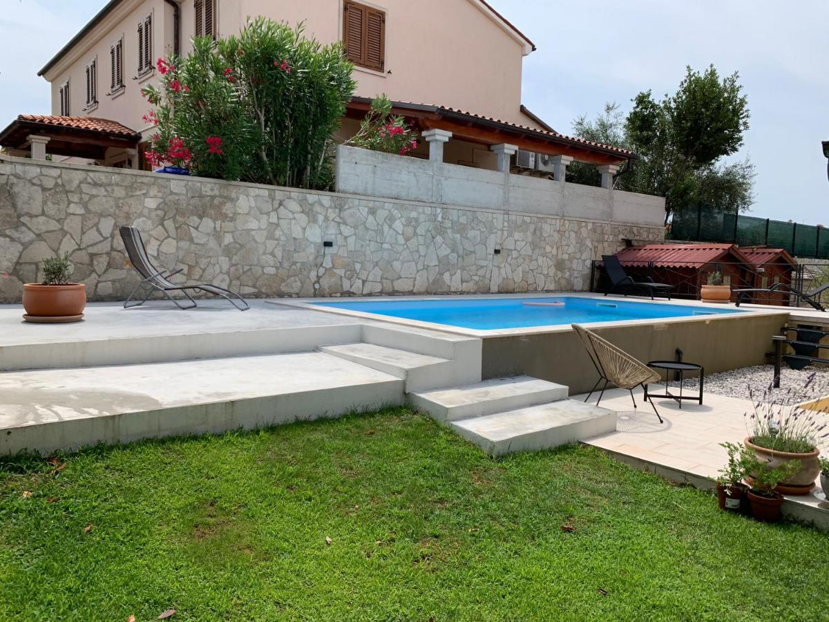 Kamenjak Volme, Cousy House With Pool Banjole Exteriör bild